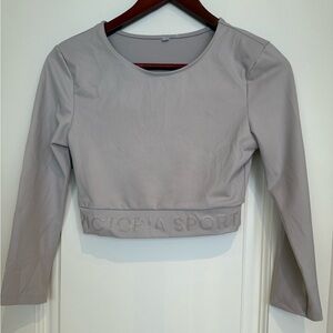 Victoria Sport Light Gray Long Sleeve Crop Top